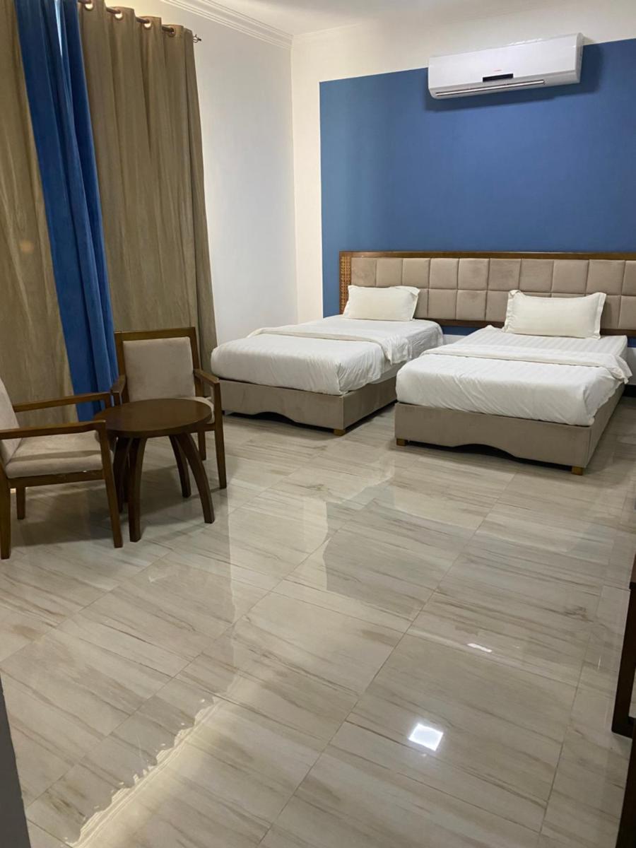 Home Station Hotel - Housity