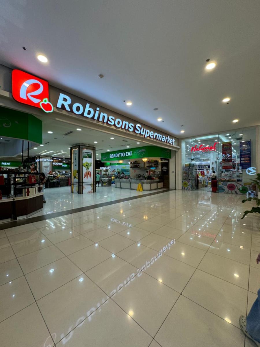 1 Bedroom Family bed with Balcony and Pool view - Housity