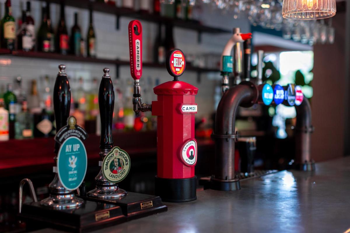 The Strutt Arms - Housity