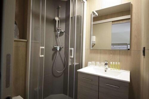 Brit Hotel Essentiel Arverne - Clermont-Ferrand Sud - Housity