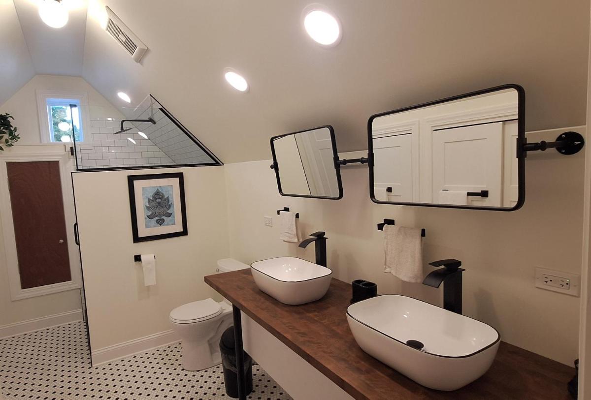 The Oak Park Loft - Housity