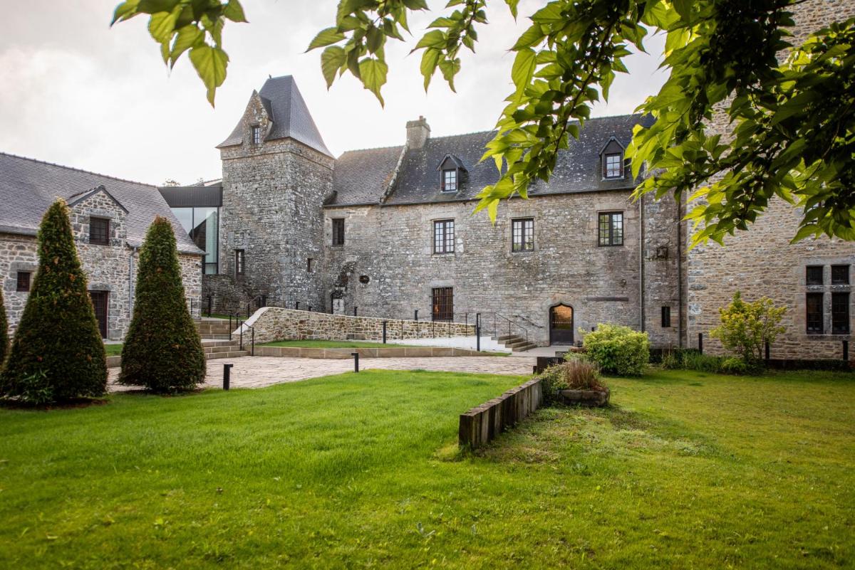 Jardin de l'établissement La Maison OBONO Hôtel & Spa