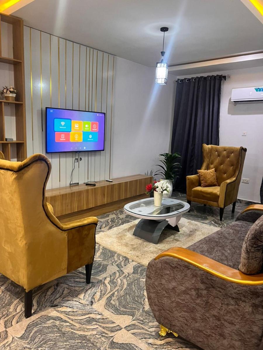 Excel luxury room and parlour - Housity