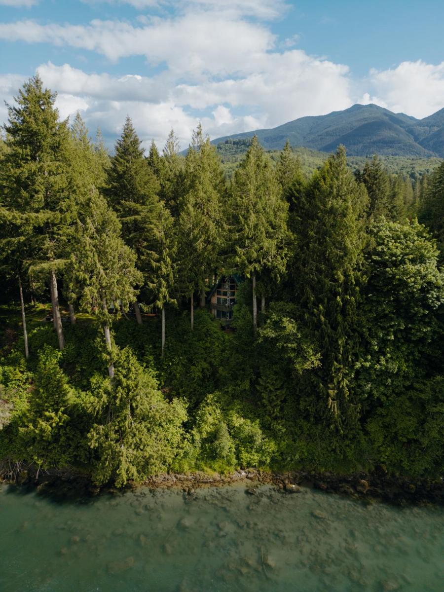 Spacious North Cascades Riverside A-Frame with Mt Baker Views - Dog-Friendly - Housity