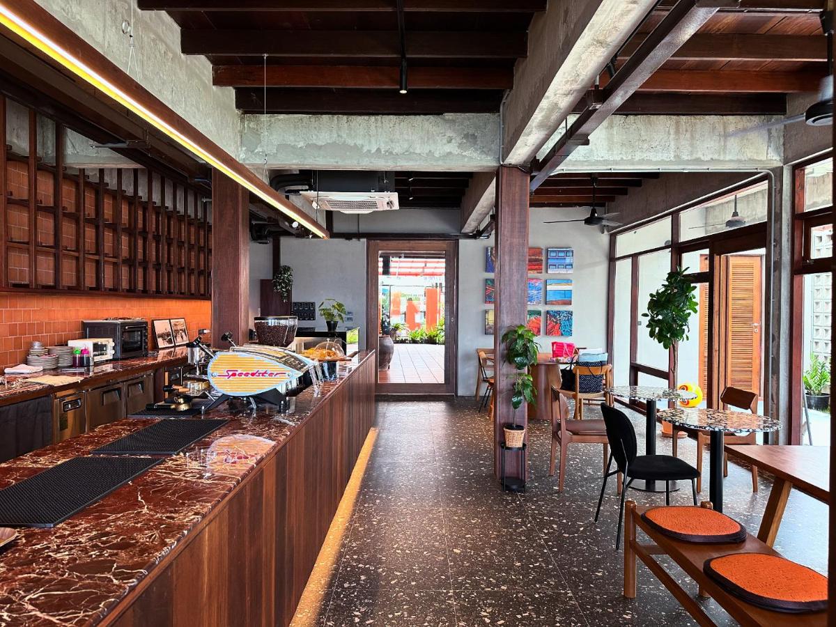 rongmai mahachai cafe and stay - Housity