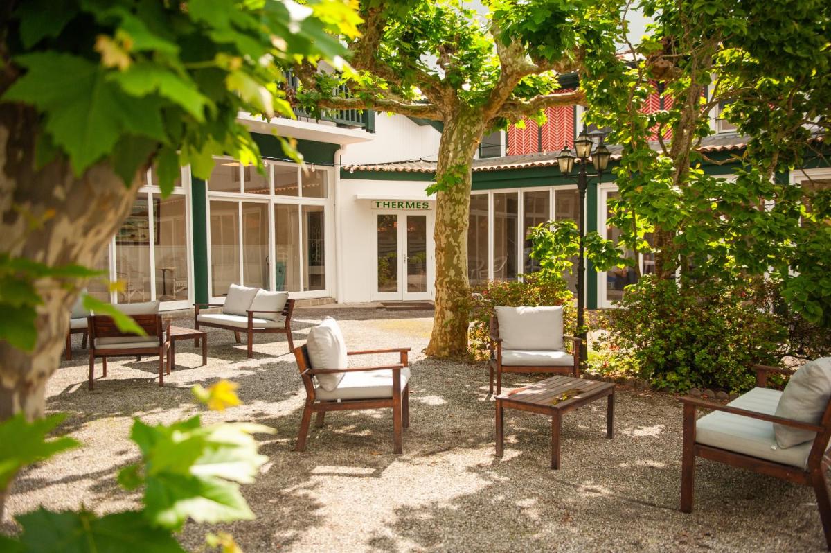 Jardin de l'établissement Logis Thermal