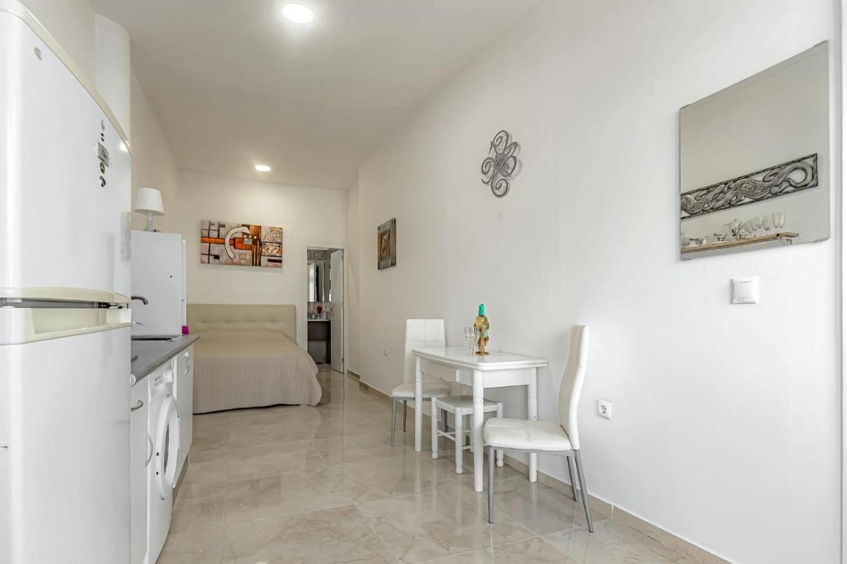 Apartment on Pinta Beach - Hizvo