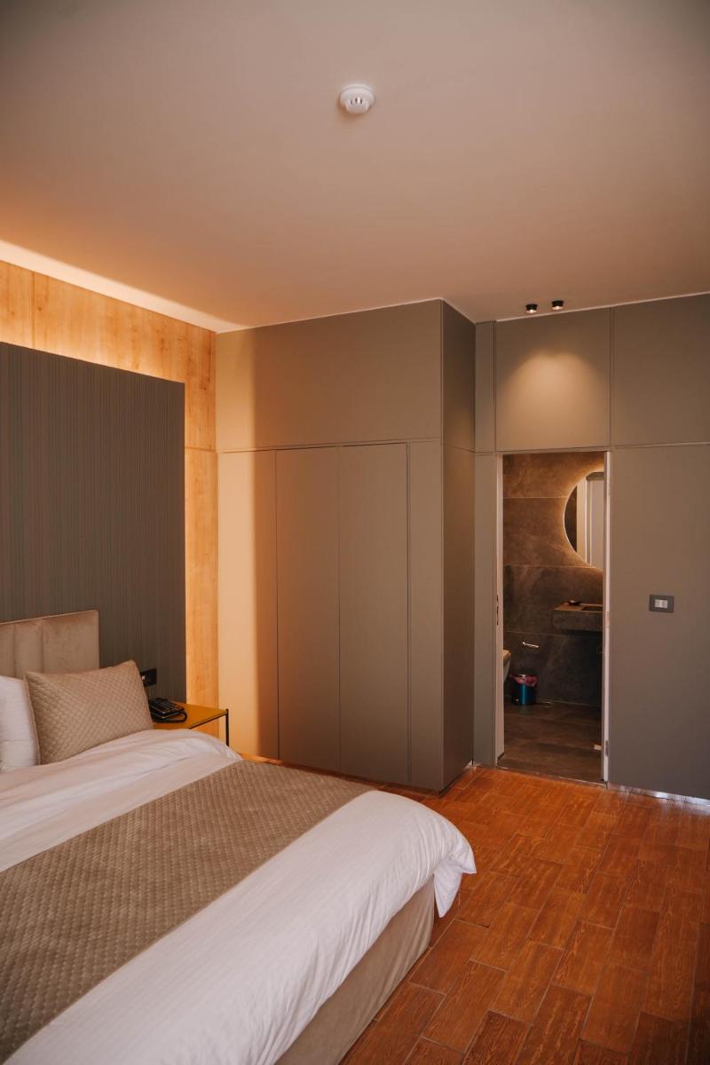 Hotel Ehden - Housity