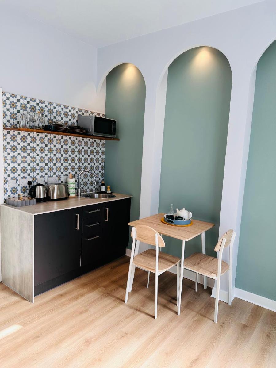 Luxury Modern Studio with Ground Floor Access - Hizvo