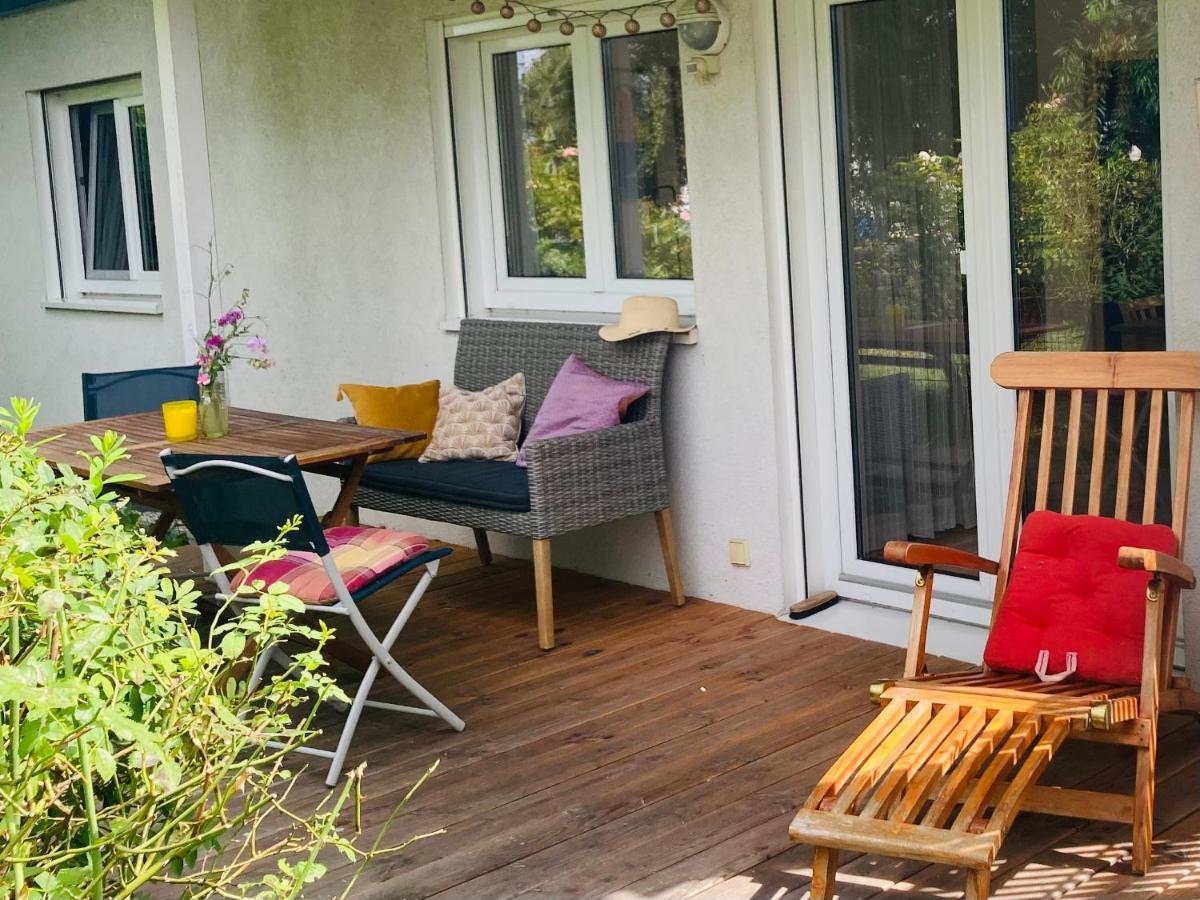 Ferienhaus am Wasser im Grünen - Housity
