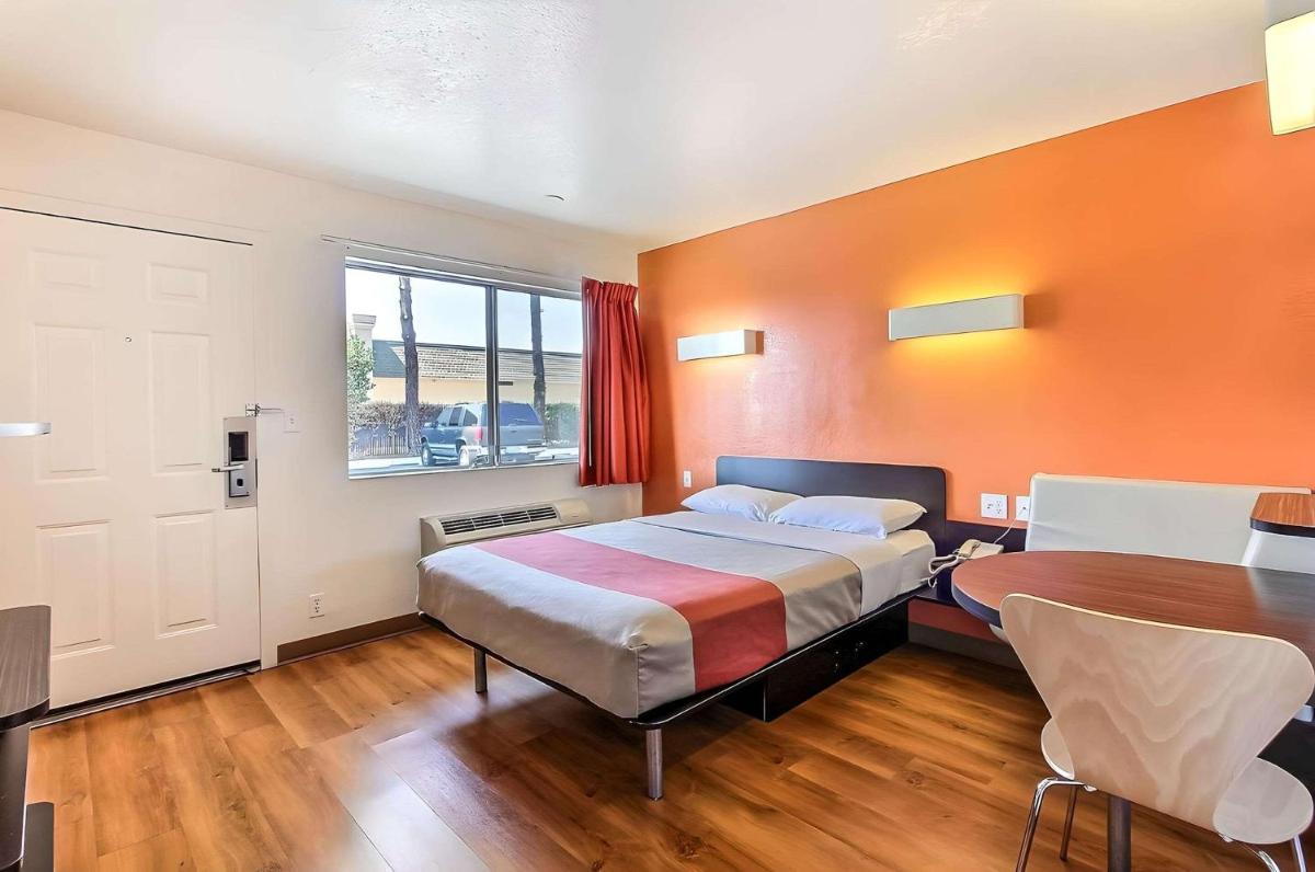 Park Inn by Radisson, San Jose - Housity