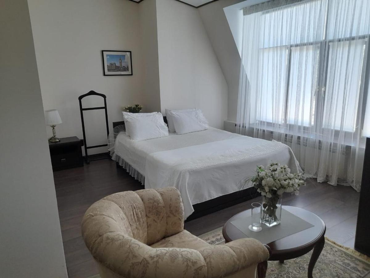 Hotel KREZ - Housity