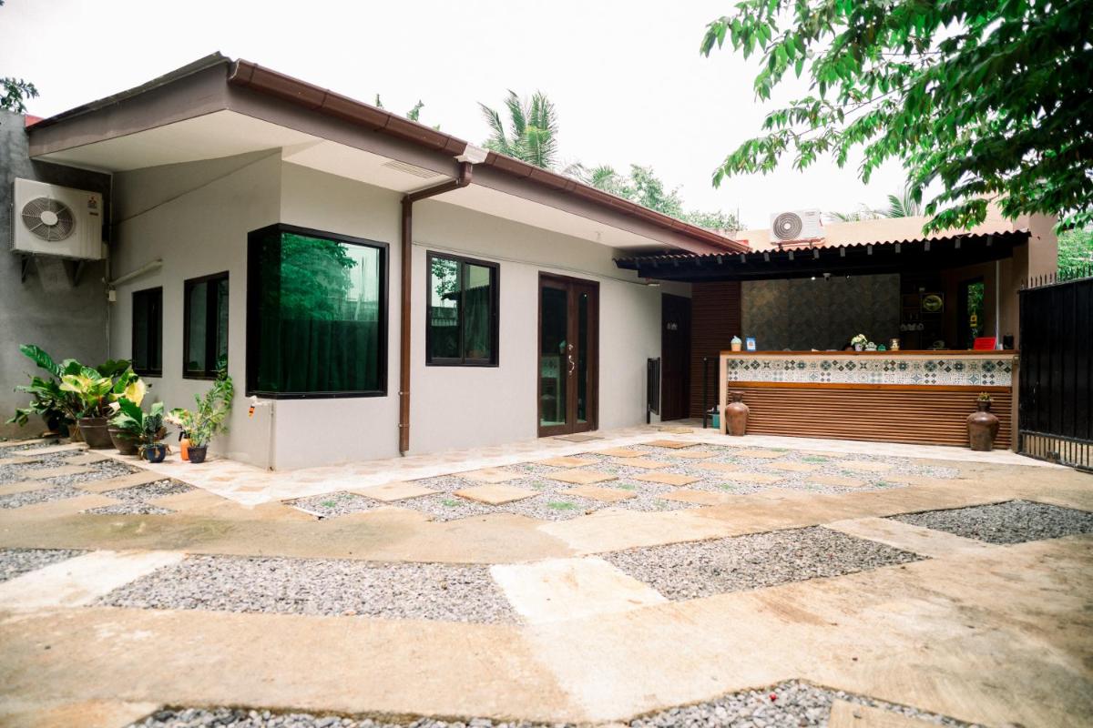 Alona Princess Suites - Housity