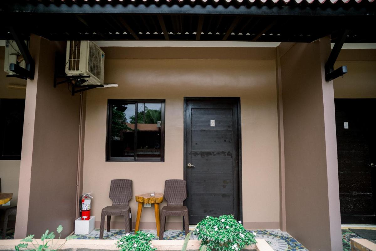 Alona Princess Suites - Housity