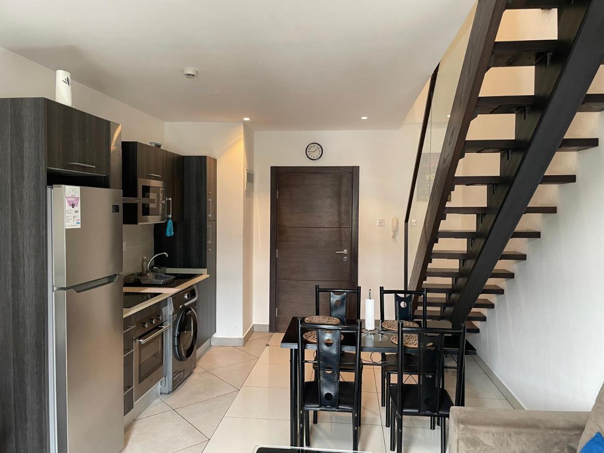 Suitetrails - Golden Place Properties At The Embassy Gardens