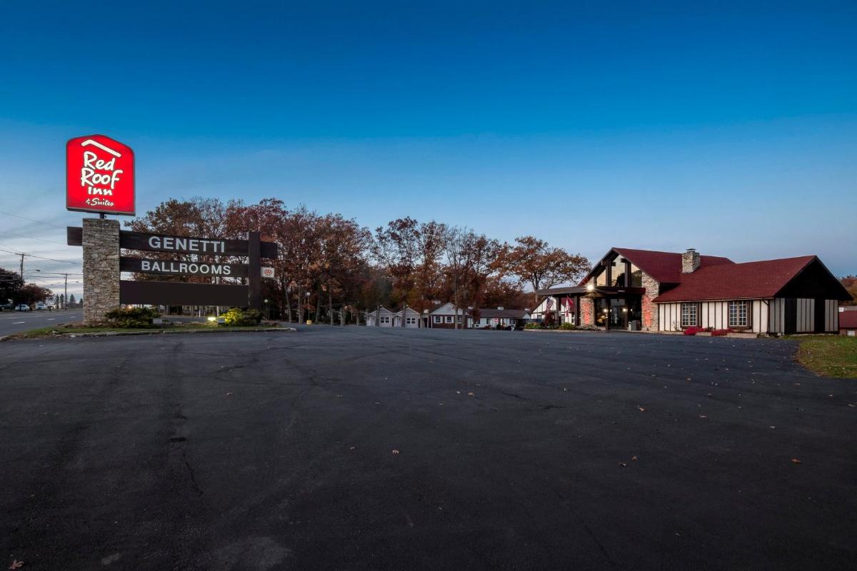 Red Roof Inn & Suites Hazleton - Housity
