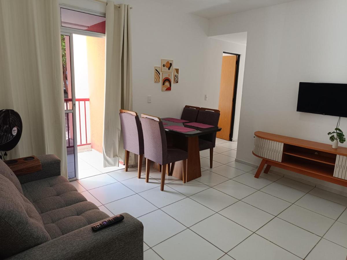 AP 102 Acolhedor situado na Zona Leste, com 3 quartos sendo 1 suíte - Housity