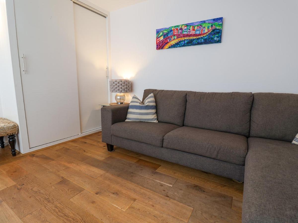 Rona Cottage - Housity