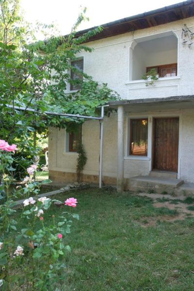 Lazarovata House - Housity