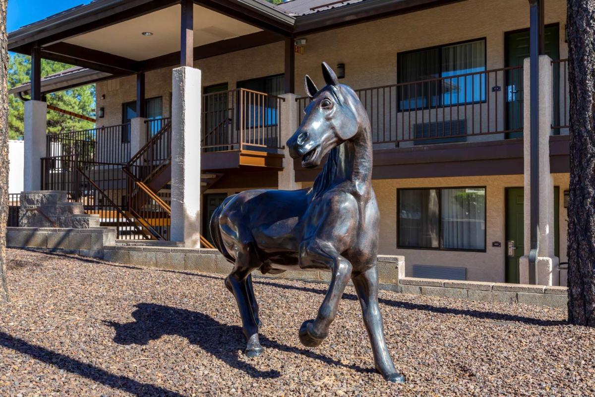 Best Western Paint Pony Lodge - Housity