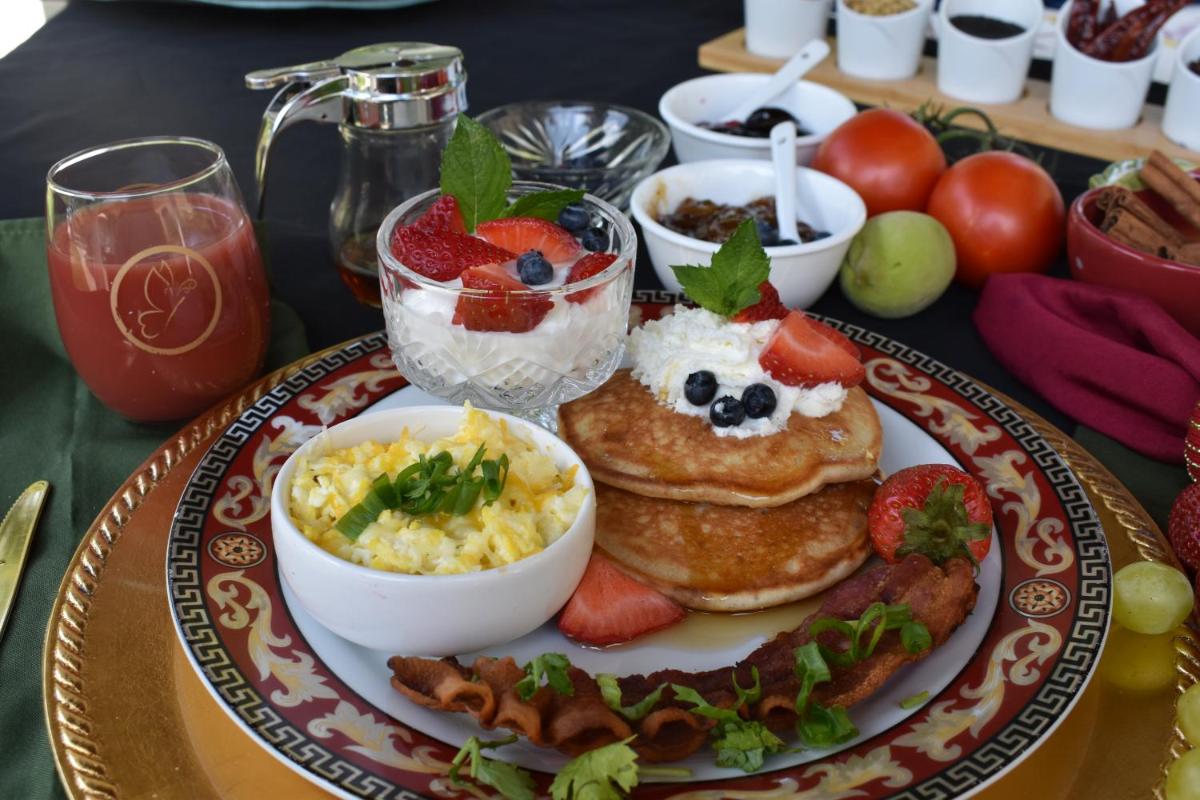 Stone Manor Boutique Inn - Housity