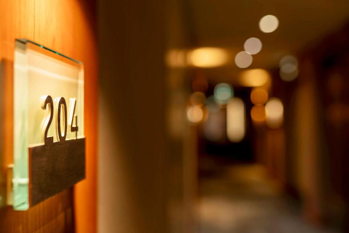 Best Western Plus Hôtel Colbert - Housity