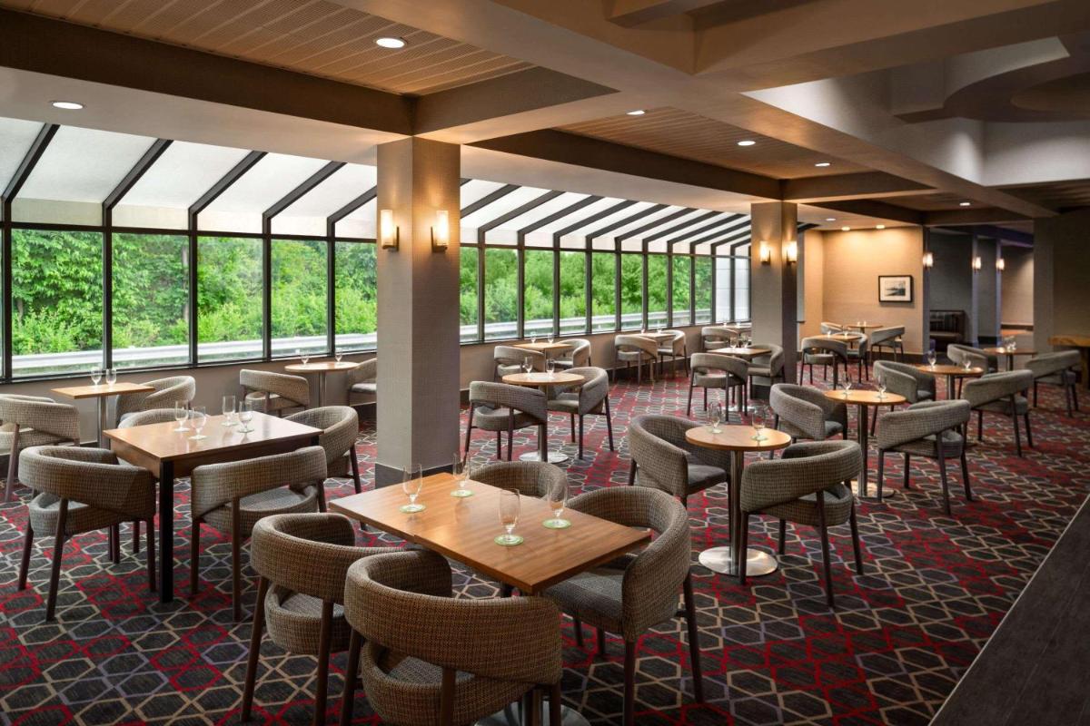 Wyndham Garden Inn Pittsburgh Airport - Housity