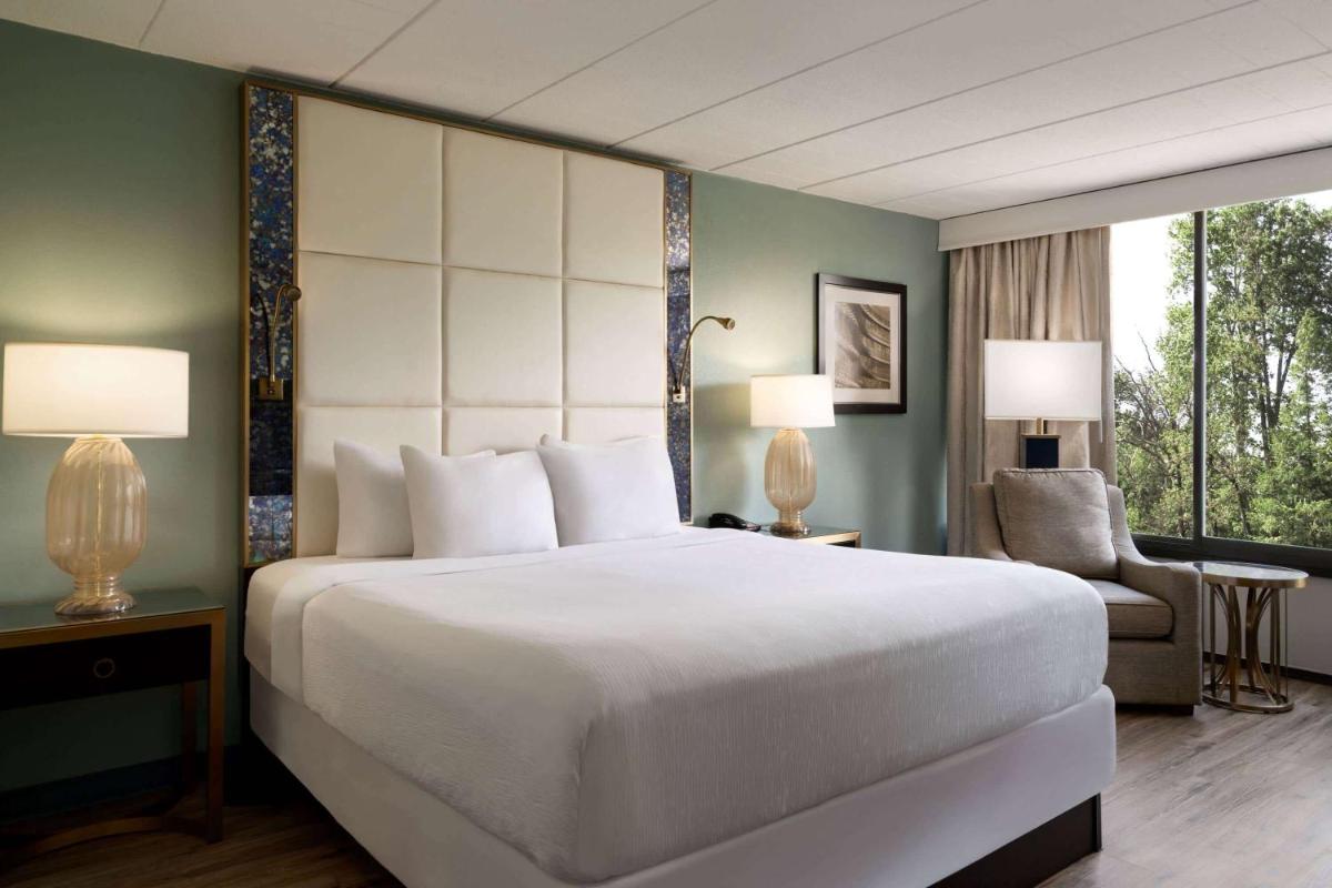 Wyndham Garden Inn Pittsburgh Airport - Housity