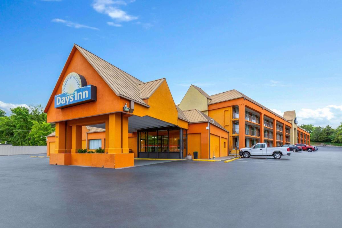 Days Inn by Wyndham Knoxville East - Housity