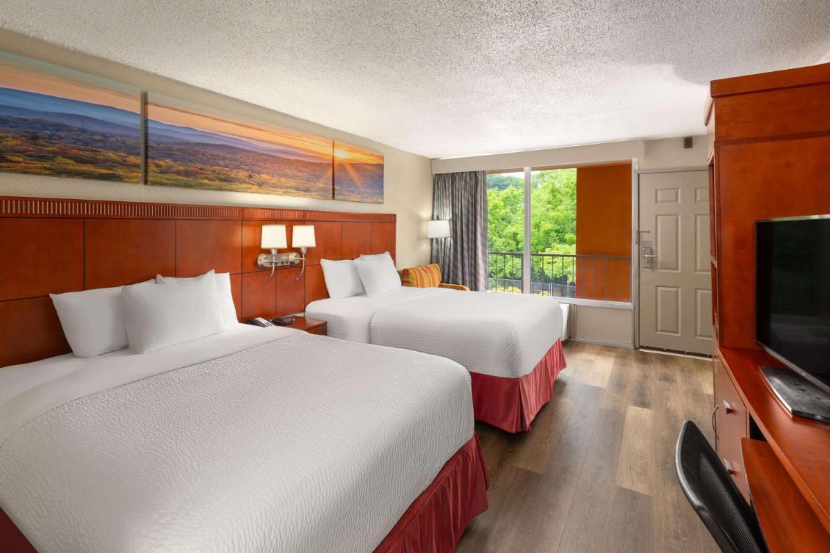 Days Inn by Wyndham Knoxville East - Housity