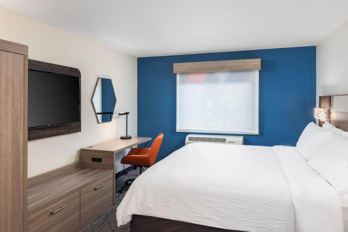 Holiday Inn Express Portland South - Lake Oswego by IHG - Housity