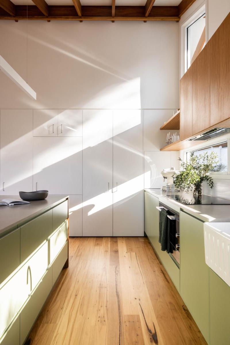 Blackbutt House - Luxe Retreat With Pool and Sauna - Housity