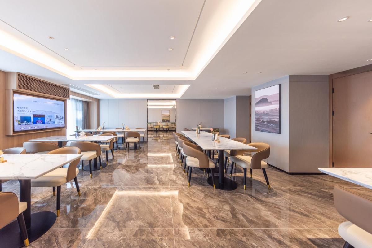 Atour Hotel Changsha Wanjiali Middle Road Gaoqiao North - Housity