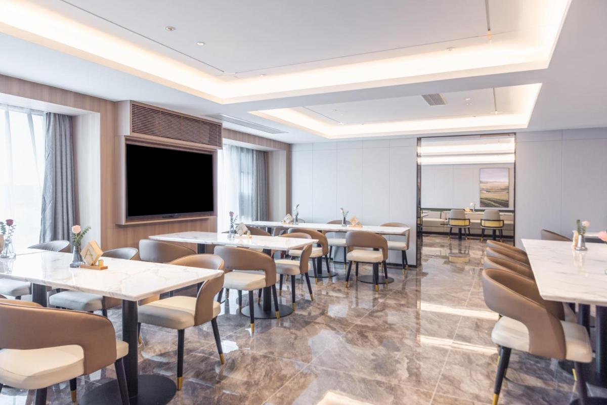 Atour Hotel Changsha Wanjiali Middle Road Gaoqiao North - Housity