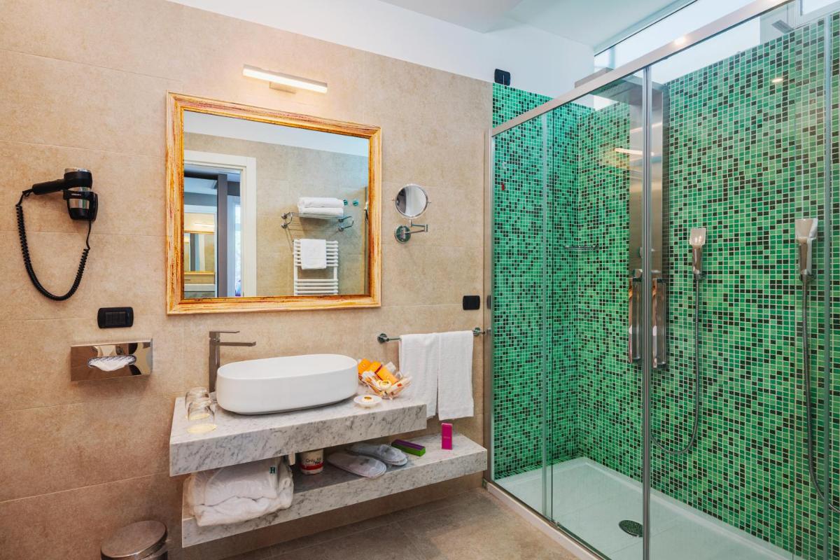 Hotel Excelsior - Housity