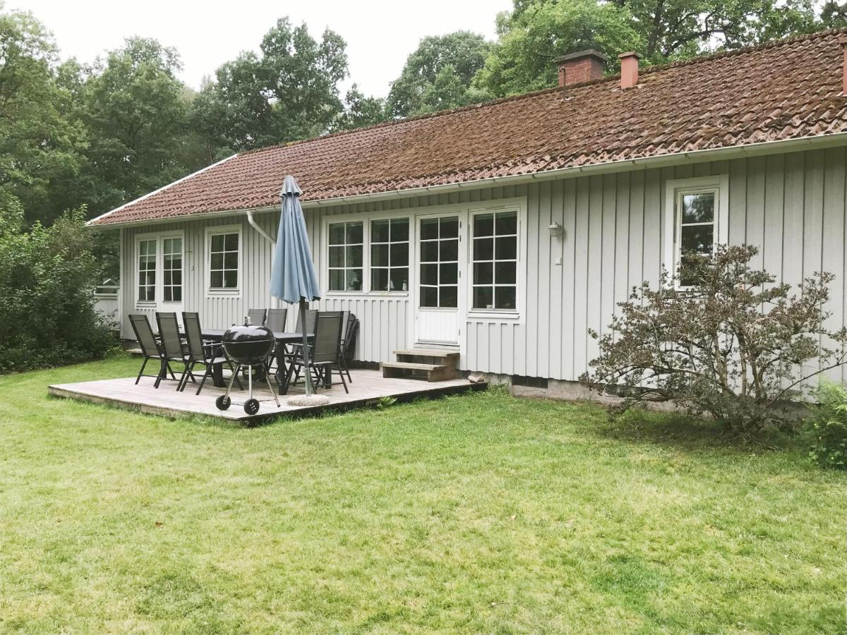 Holiday house with lake view of Bolmen - Housity