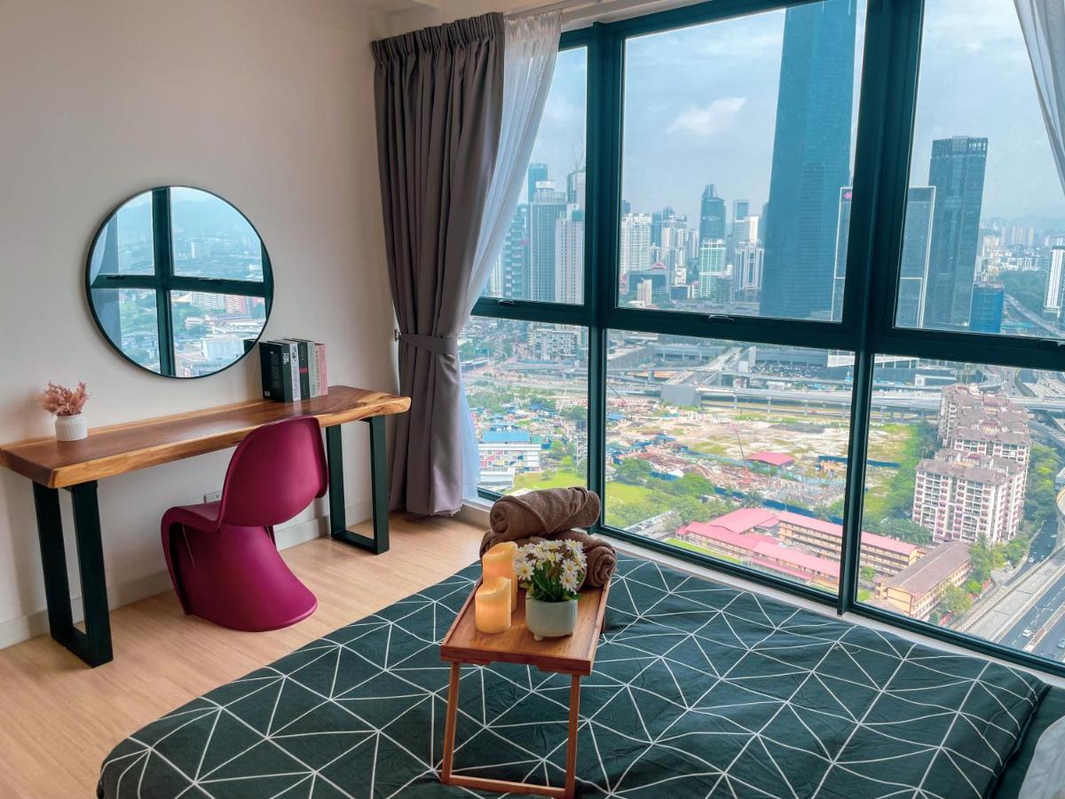Continew Residence Cozy Suite by GUESTONIC - Housity