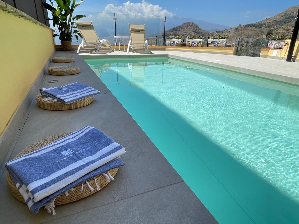 Taormina Rooms Panoramic Apartments - Housity