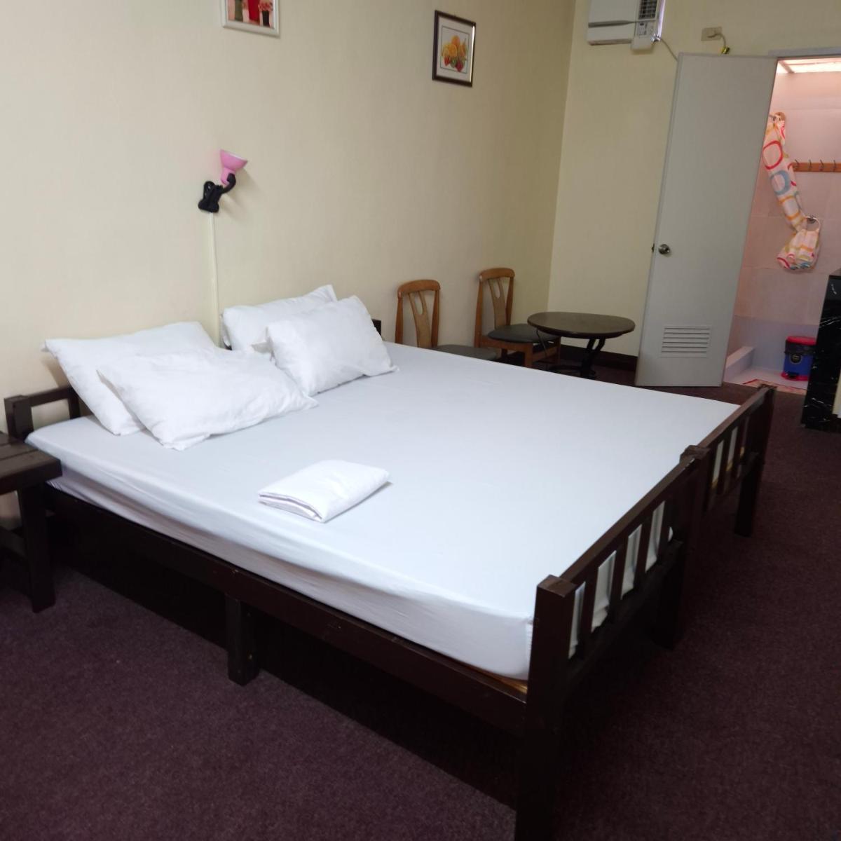Cool Martin Family Hotel and Resort - Housity