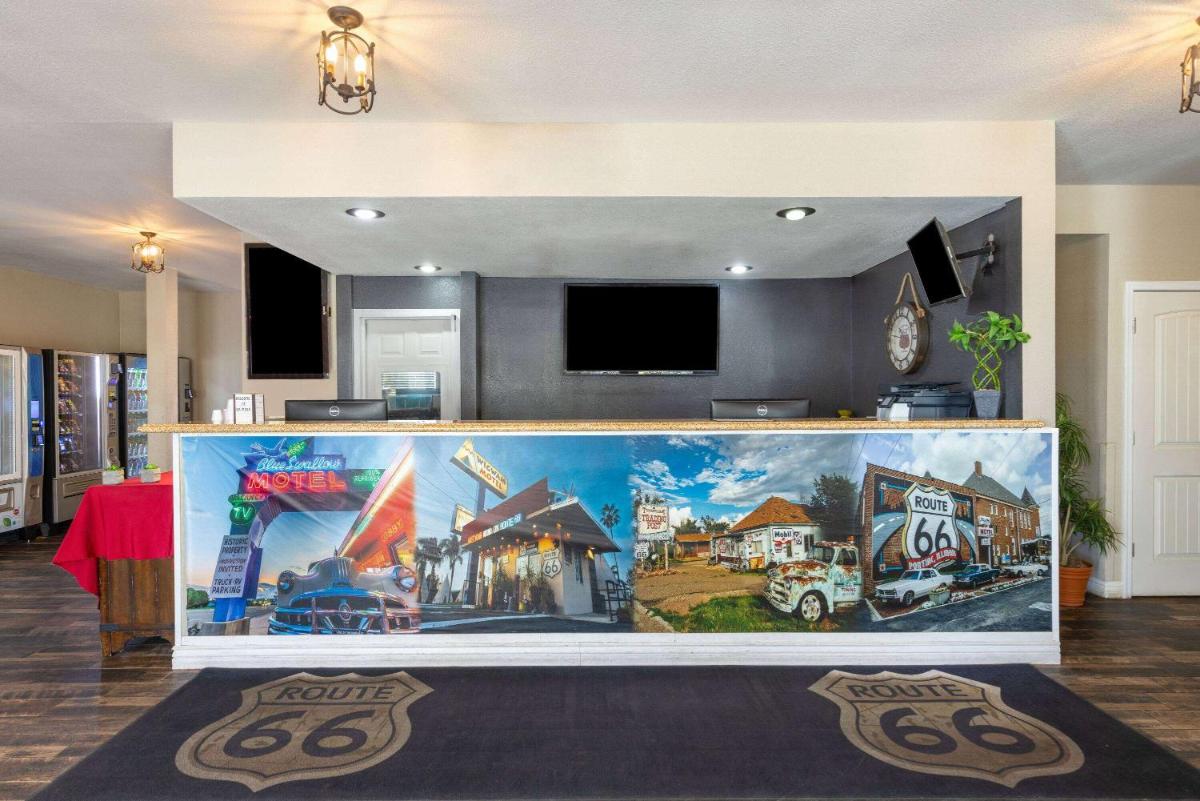 Ramada by Wyndham Kingman - Housity