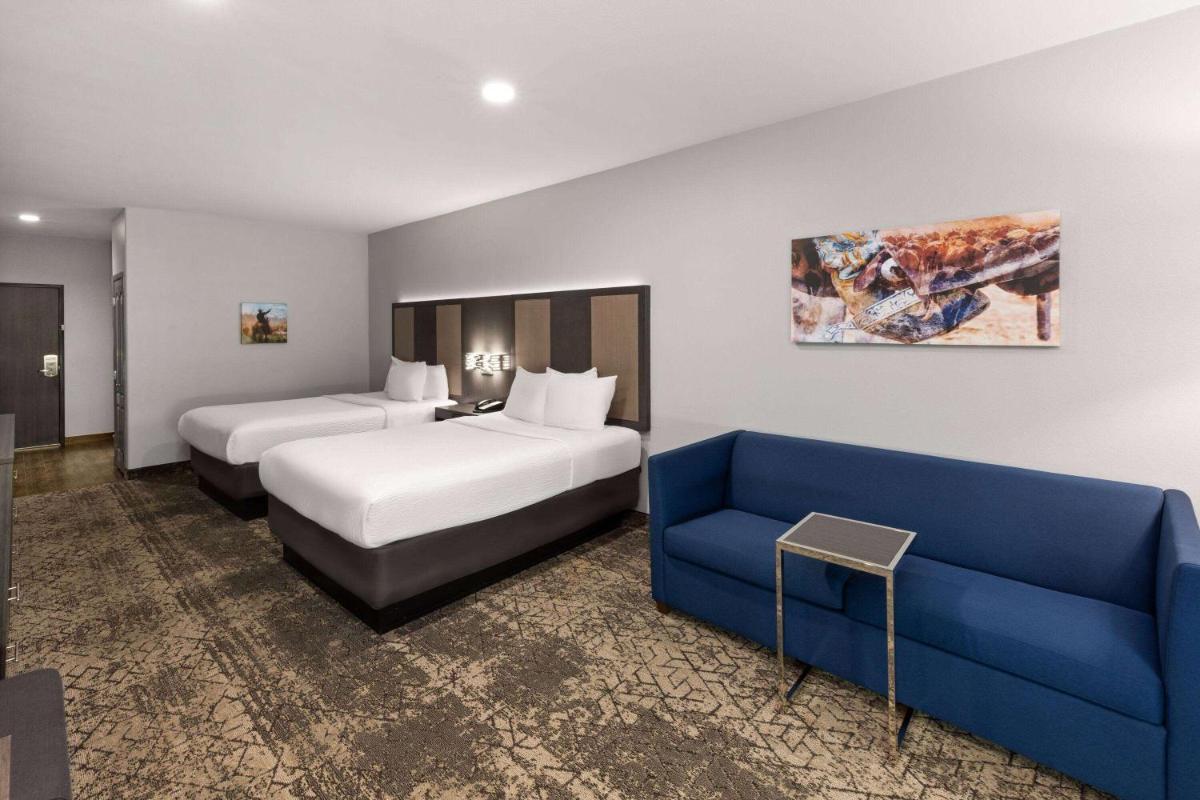 La Quinta by Wyndham McAlester - Housity