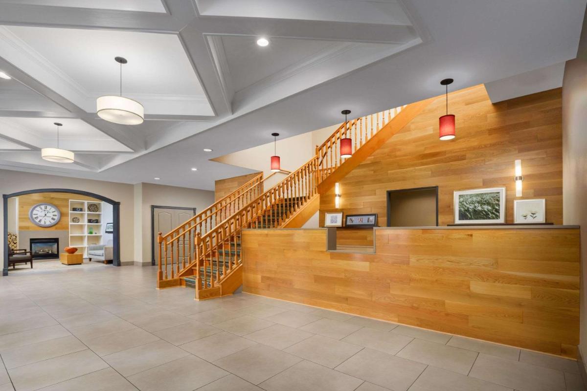 Country Inn & Suites by Radisson, Orlando Airport, FL - Housity
