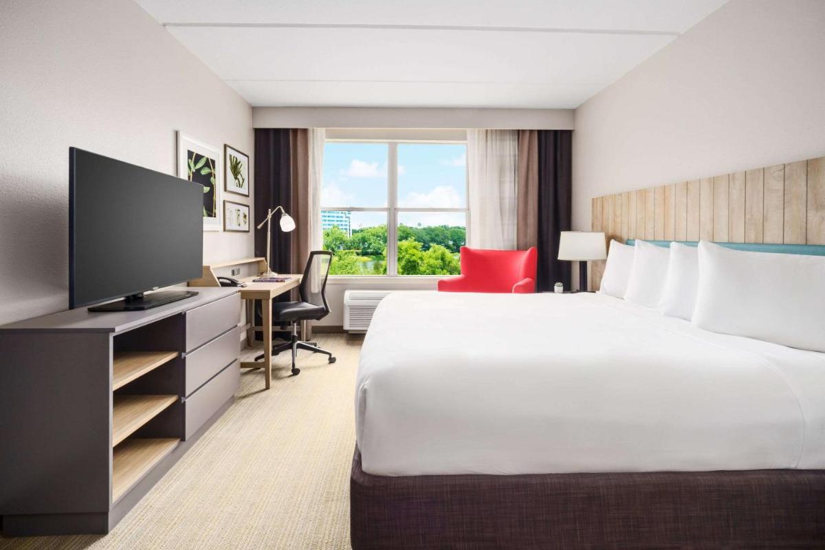 Country Inn & Suites by Radisson, Orlando Airport, FL - Housity