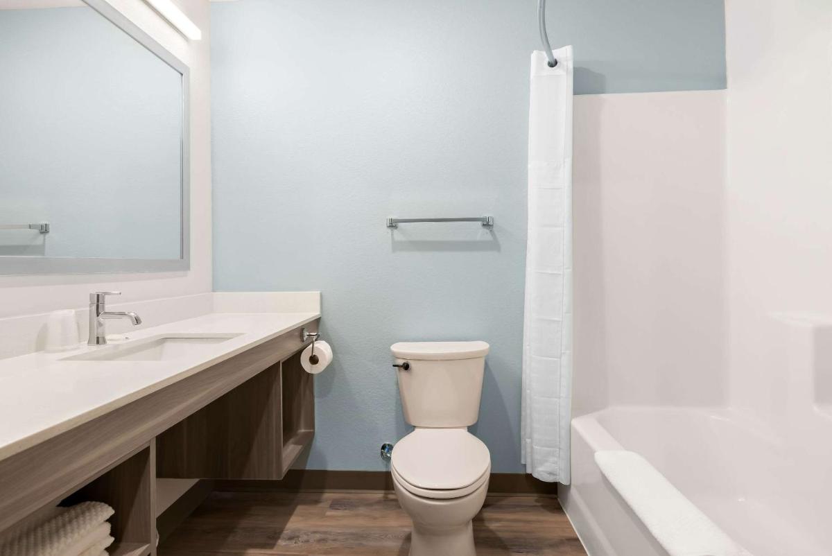 WoodSpring Suites Savannah West Chatham Parkway - Housity