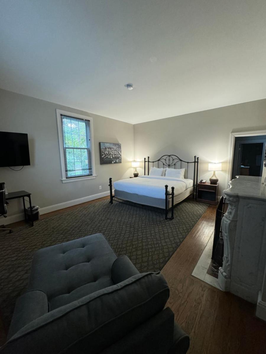 Normandy Farm Hotel & Conference Center - Housity