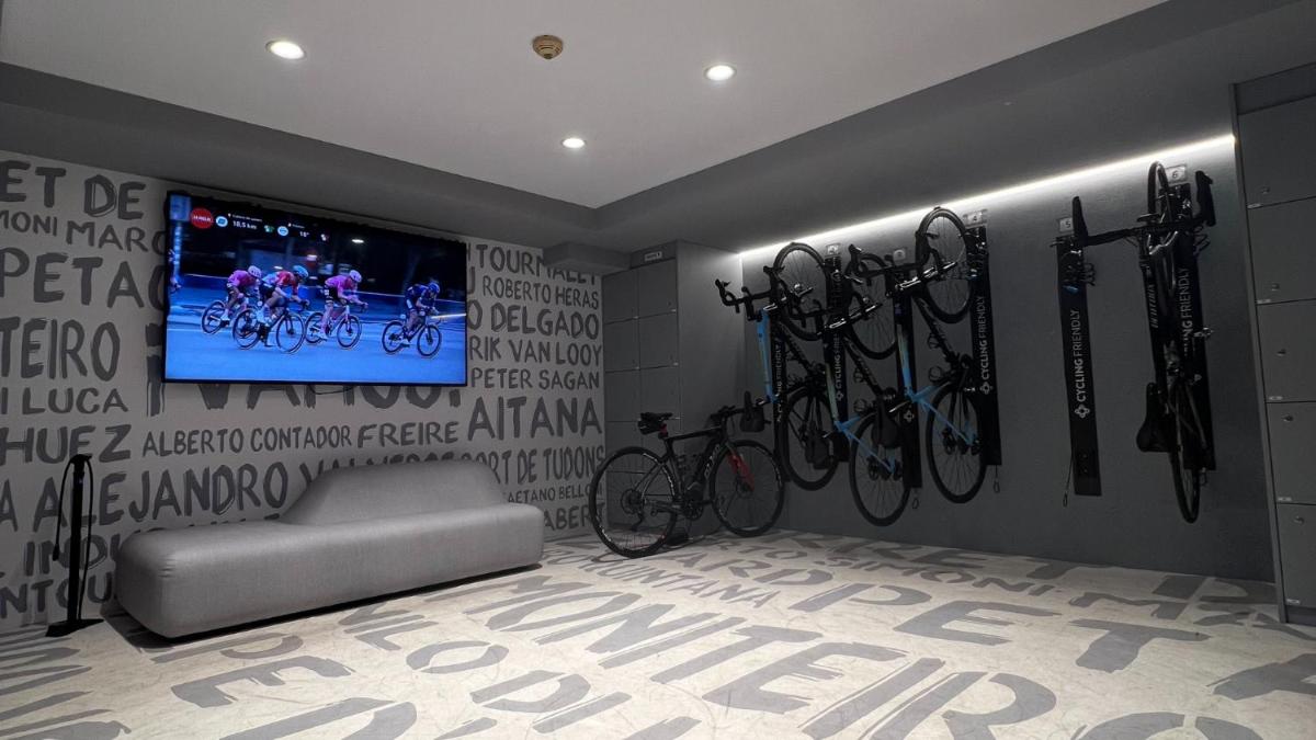 Montar en bicicleta en SOLYMAR Gran Hotel o alrededores