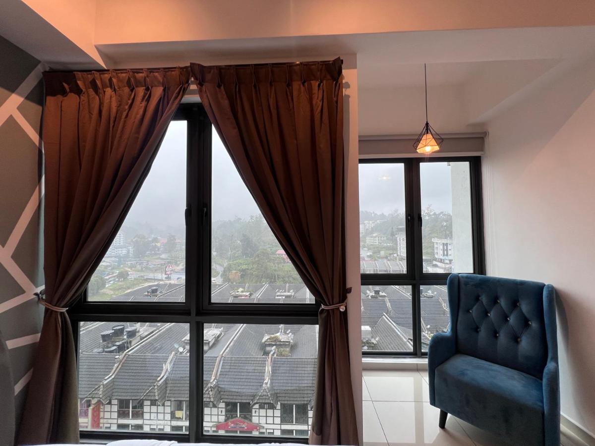 BLUE JADE STUDIOS - Housity
