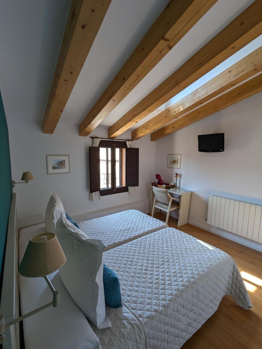 Hostal Tabanqueta - Housity