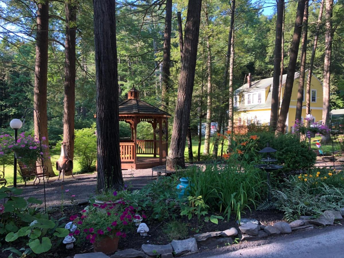 Brookview Manor Inn - Housity