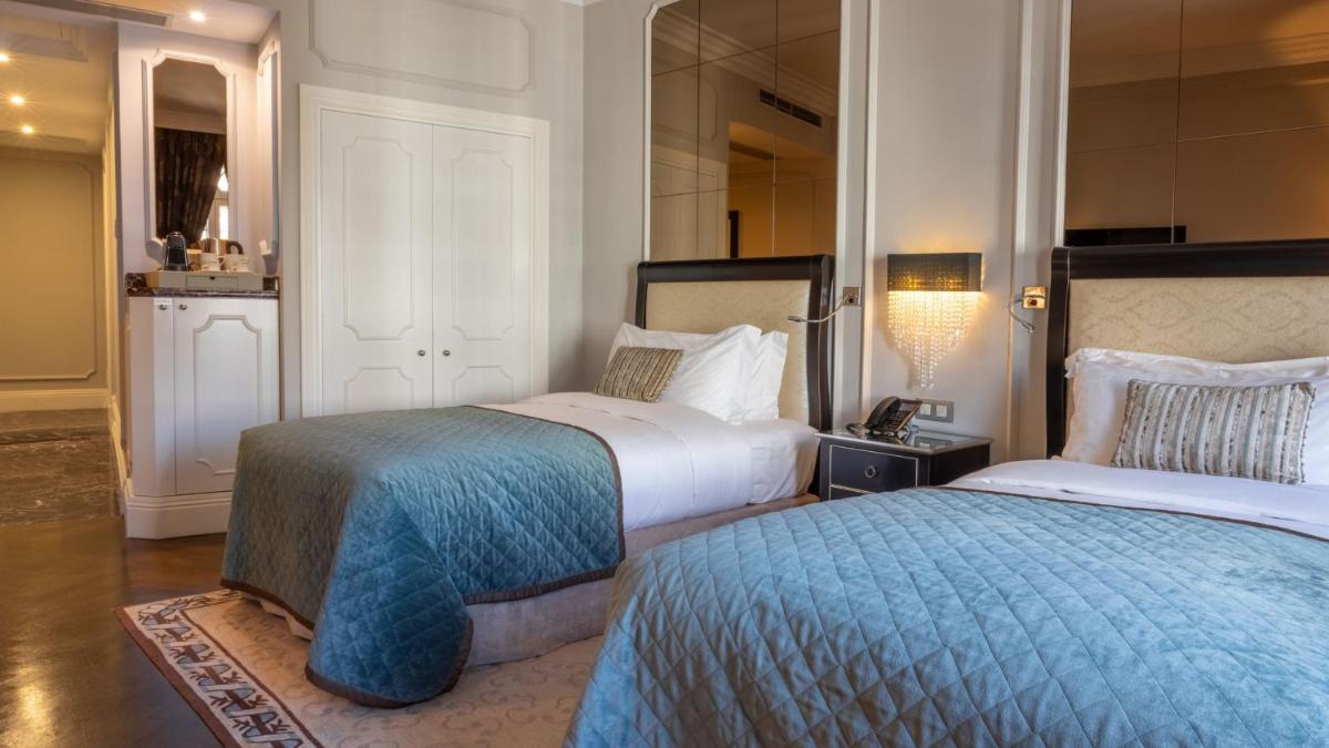 Uma cama ou camas num quarto em InterContinental Porto - Palacio das Cardosas by IHG